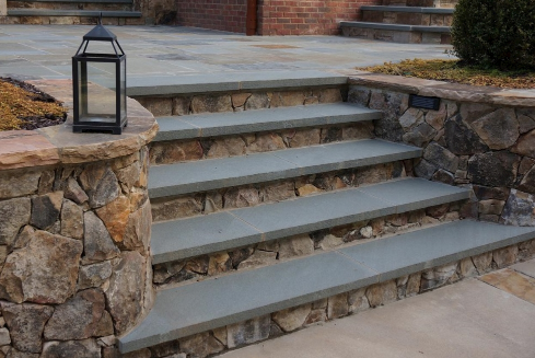 چه سنگی برای راه پله مناسب است؟